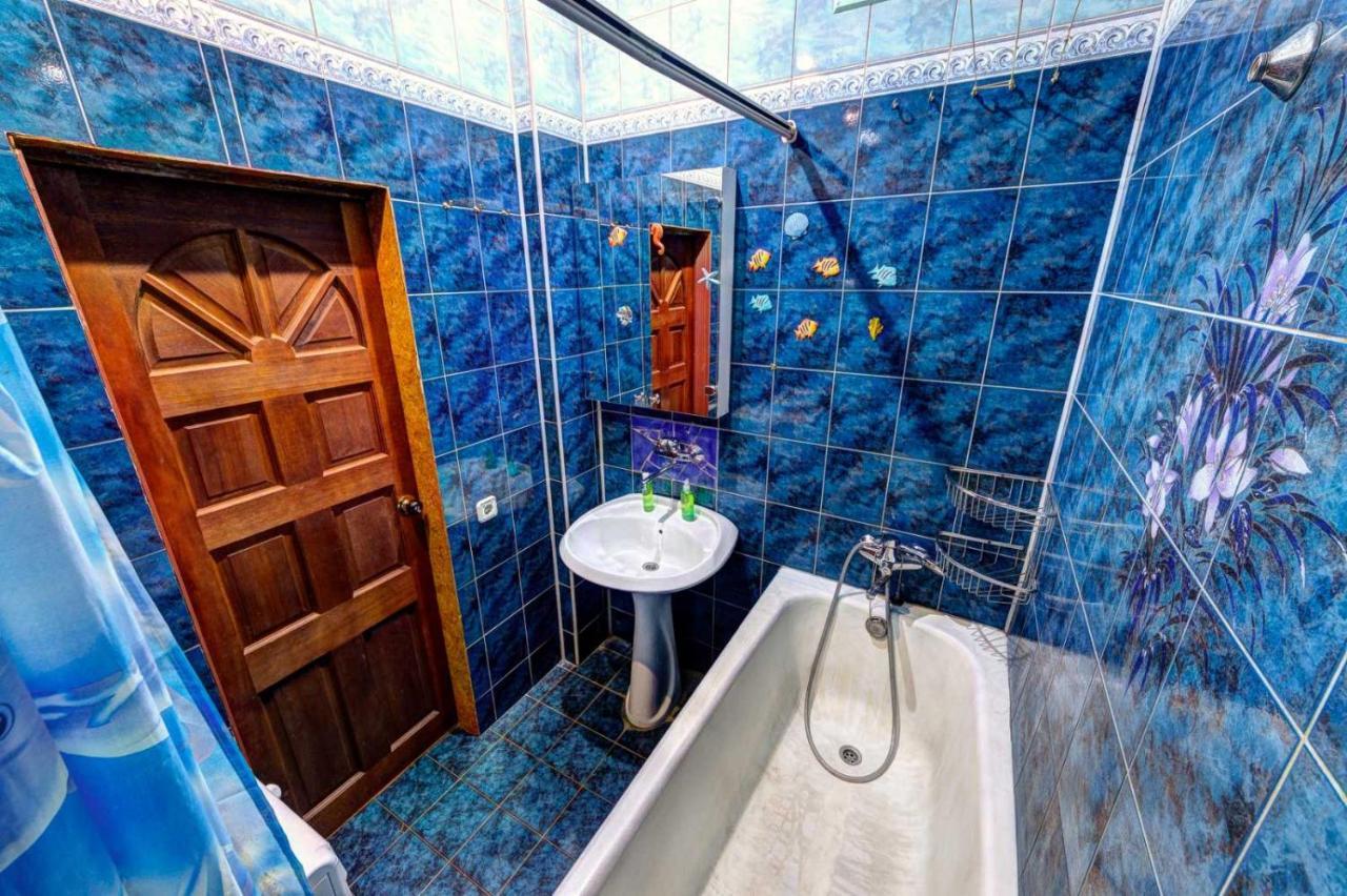 Three-Room Apartment Near Ocean Plaza Kiev Exterior foto